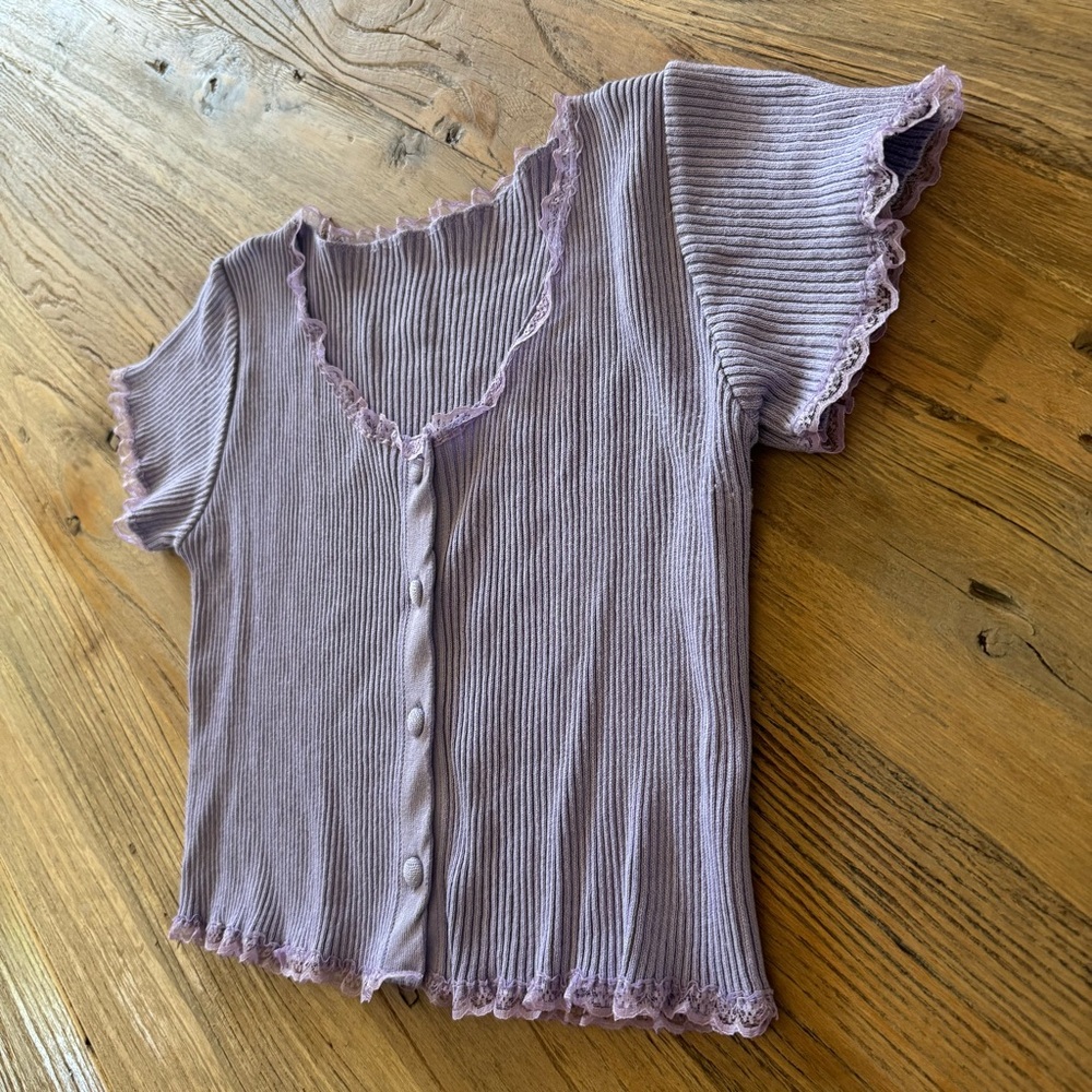 Lavender Crop Top Ribbed Button-Up Top - Picture 4 of 7